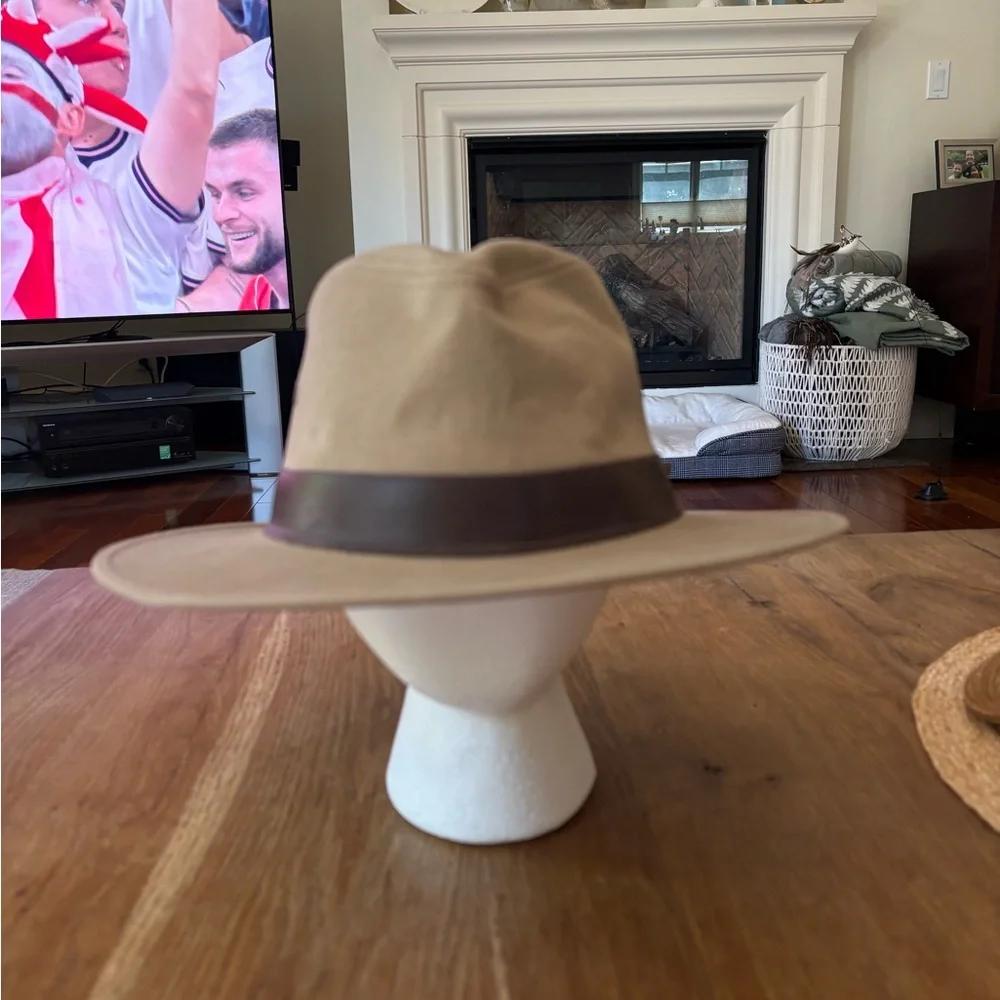 Unbranded Men's Tan Fedora with Brown Band